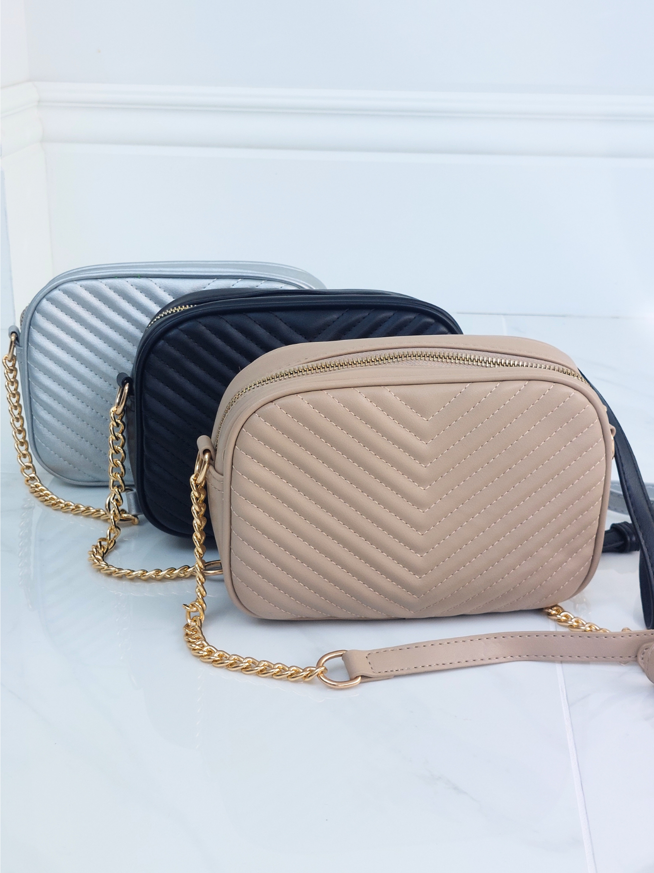 Chain Strap Crossbody Bag In Silver