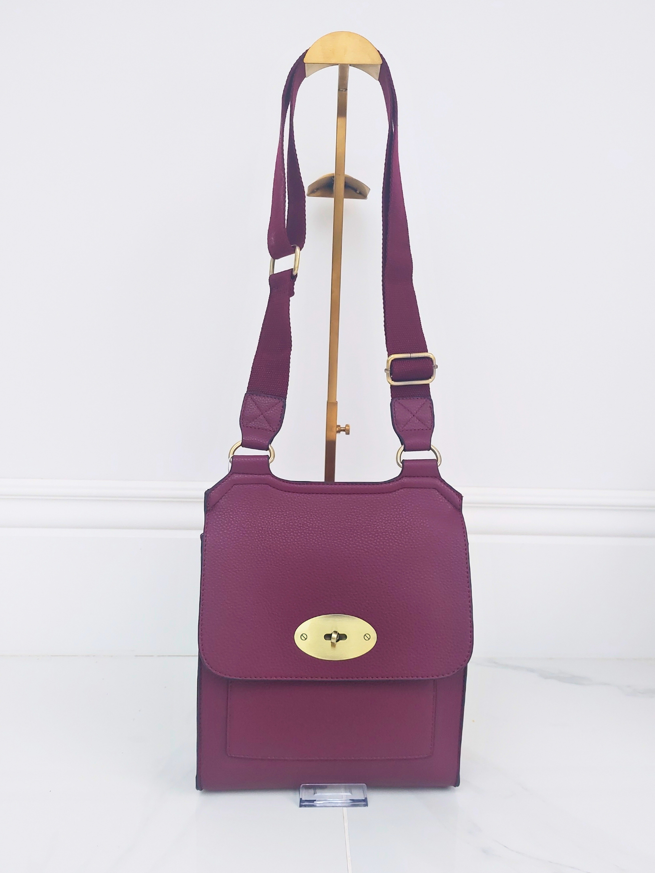 Cross Body Messenger Bag In Wine
