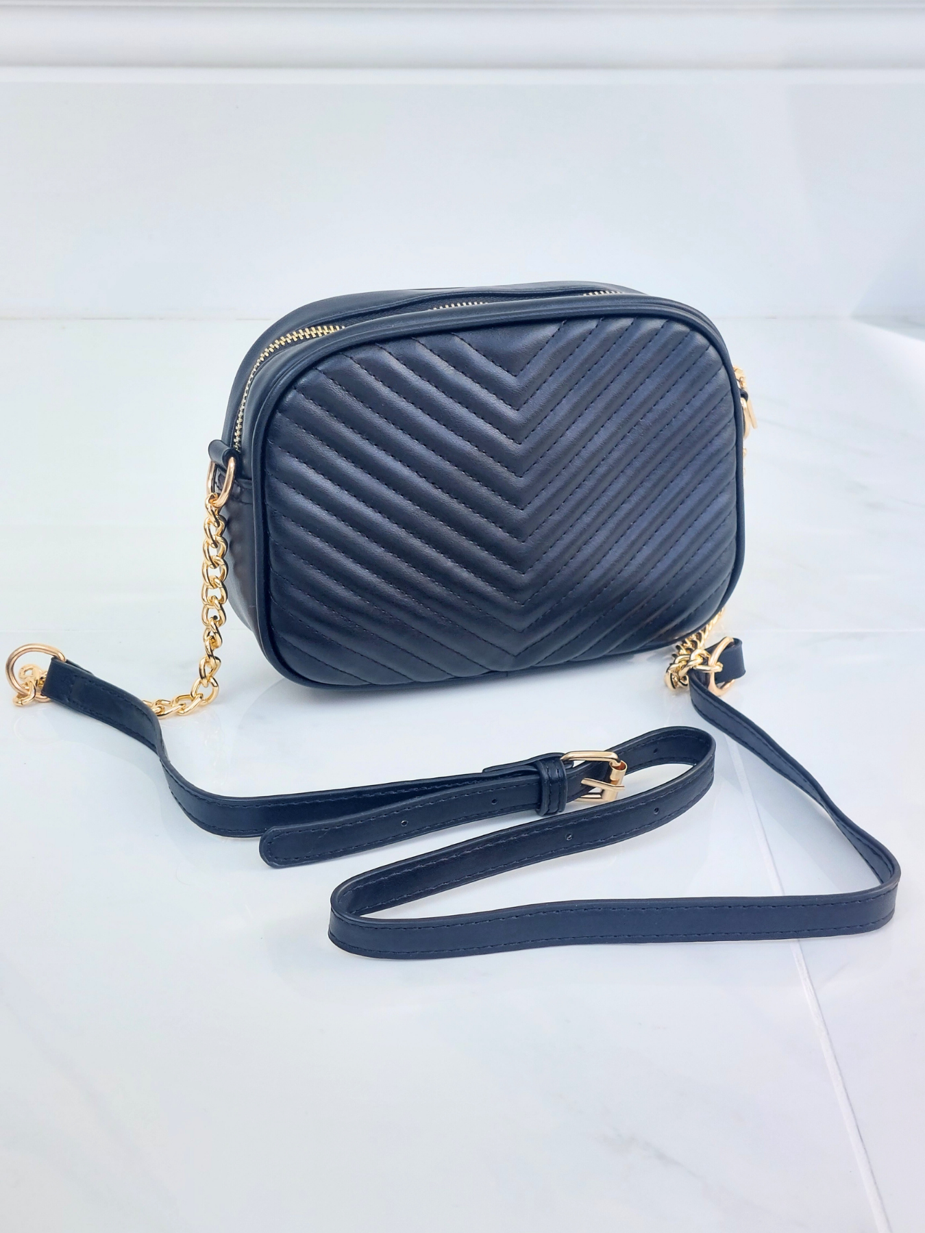 Chain Strap Crossbody Bag In Navy Blue