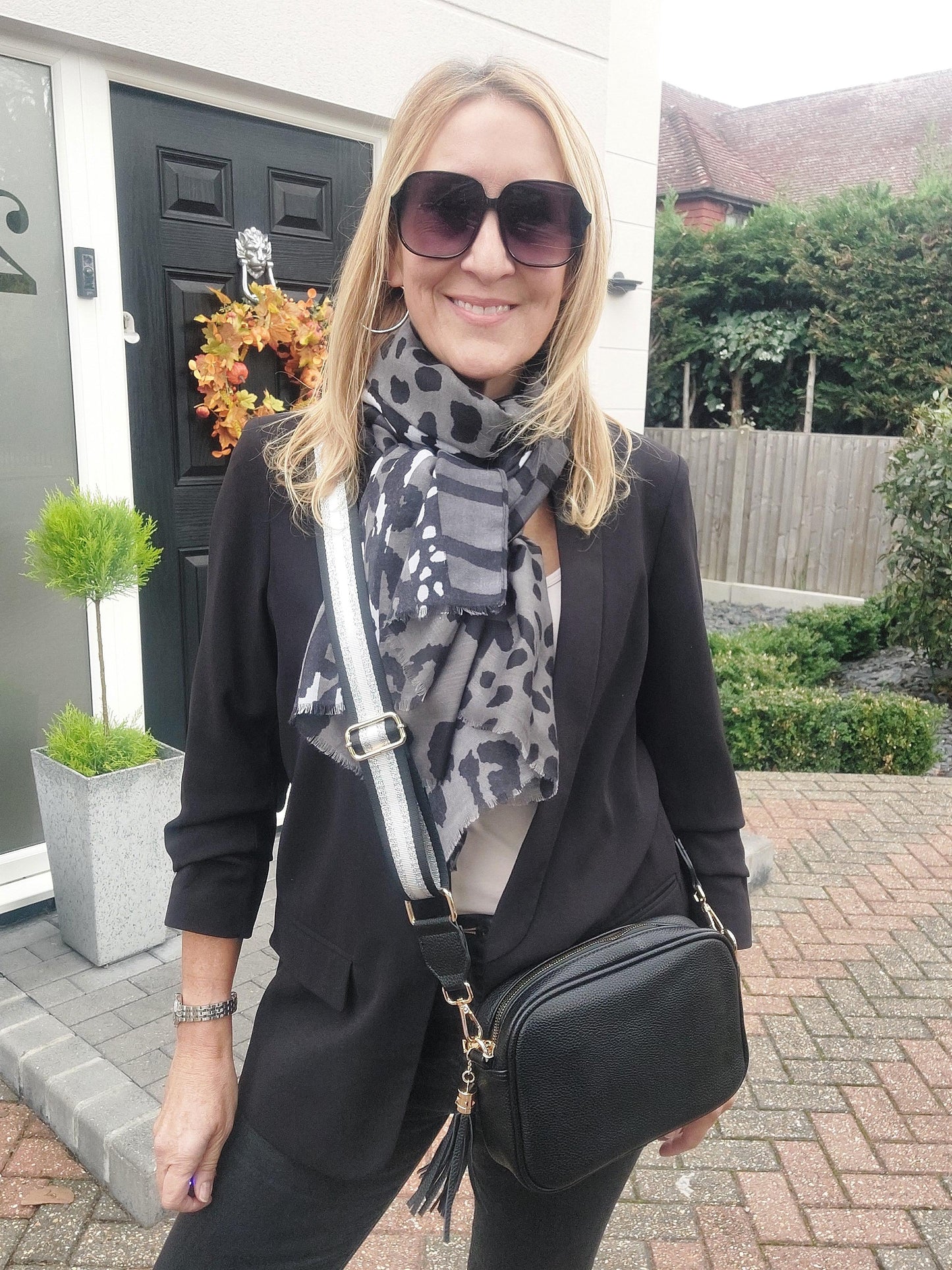 Leopard Print Scarf In Black/Grey