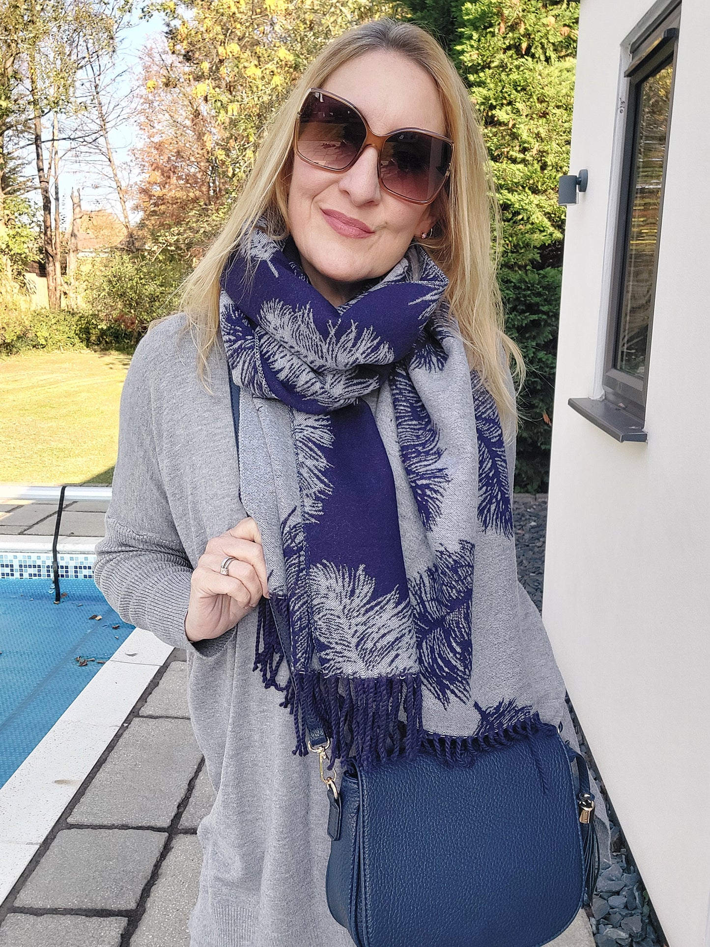 Feather Pattern Reversible Winter Cashmere Wrap Tassel Scarf In Navy Blue