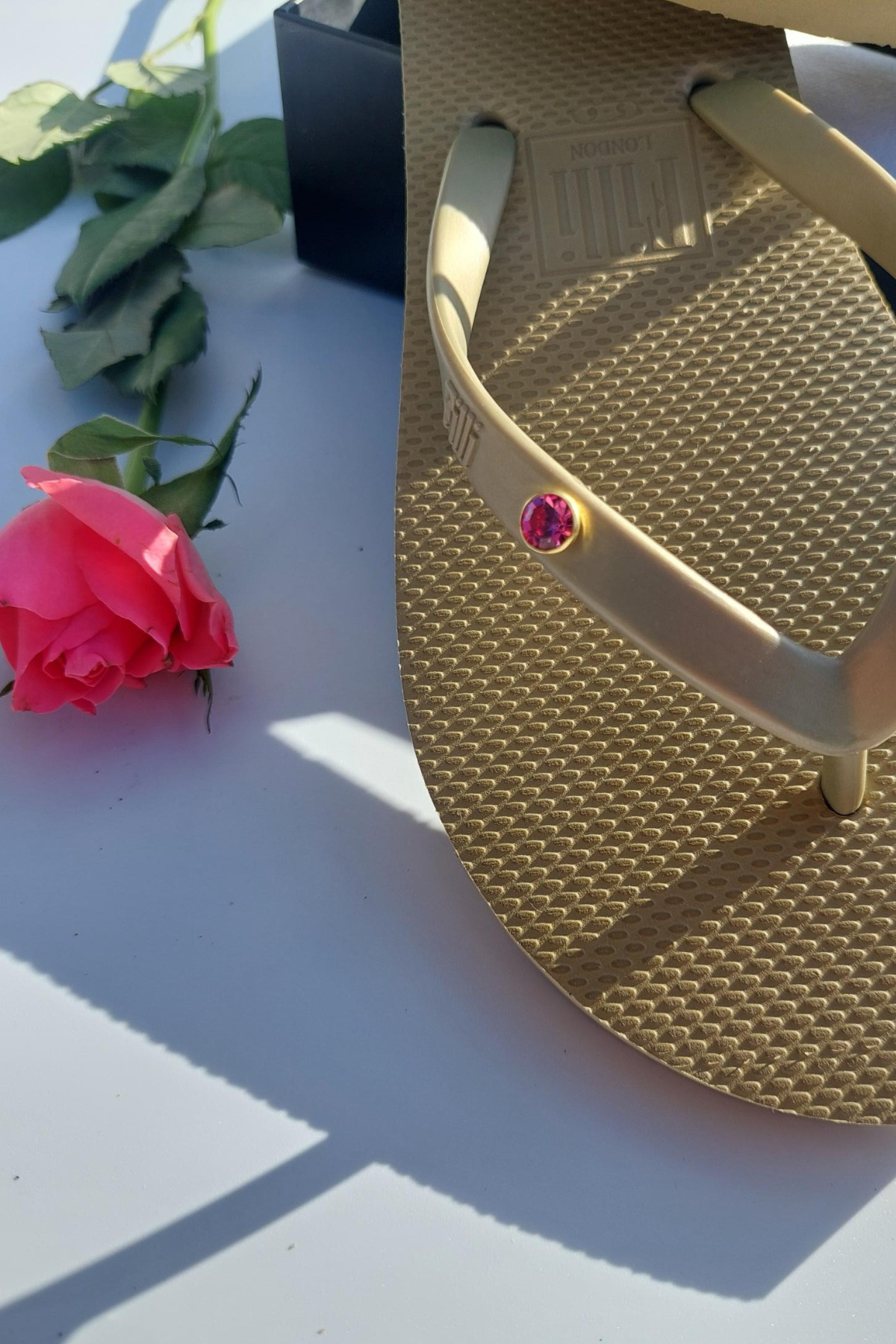 Solitaire Golden Rose Luxury Crystal Flip Flops