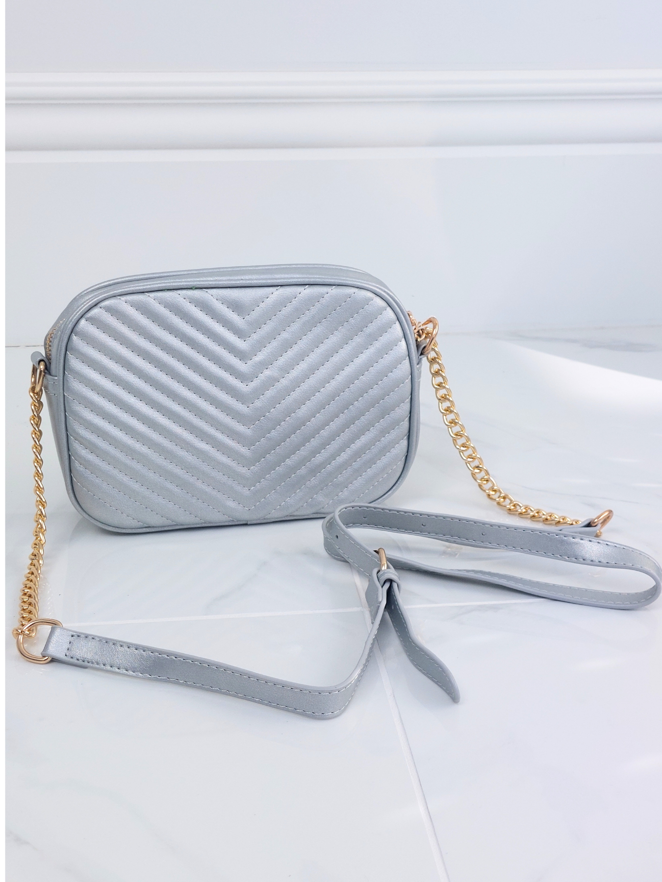 Chain Strap Crossbody Bag In Silver