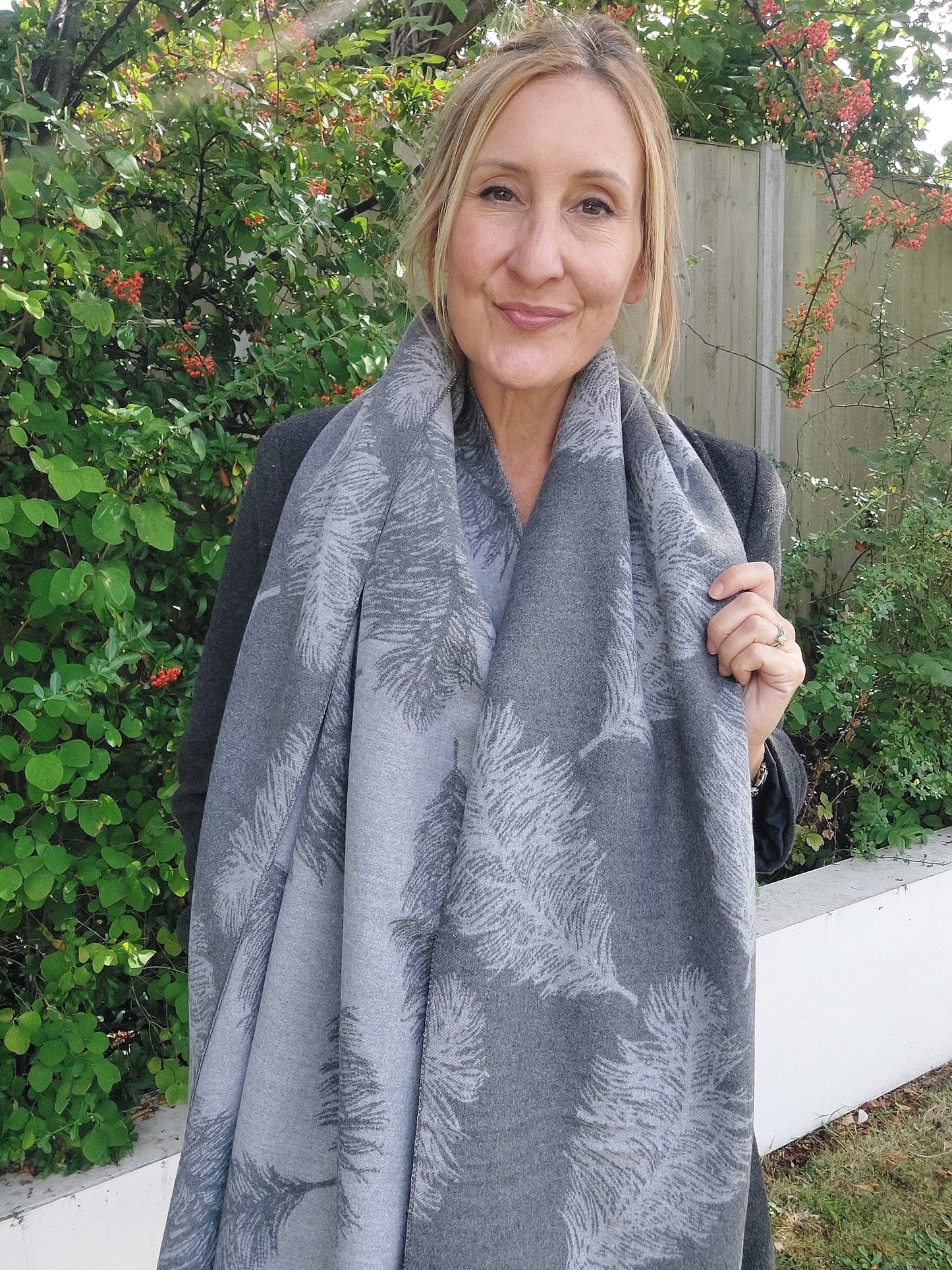 Feather Pattern Reversible Winter Cashmere Wrap Tassel Scarf In Grey