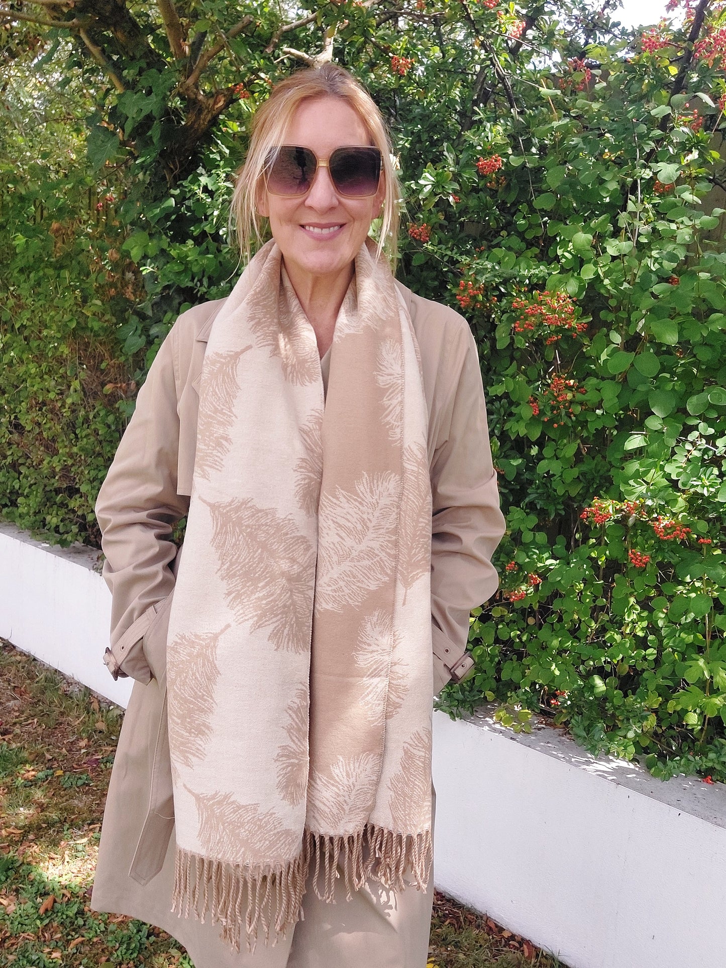 Feather Pattern Reversible Winter Cashmere Wrap Tassel Scarf In Beige