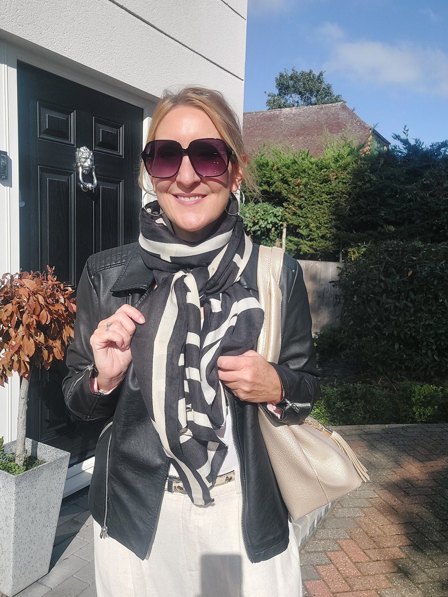 Geo Print Scarf In Black/Cream