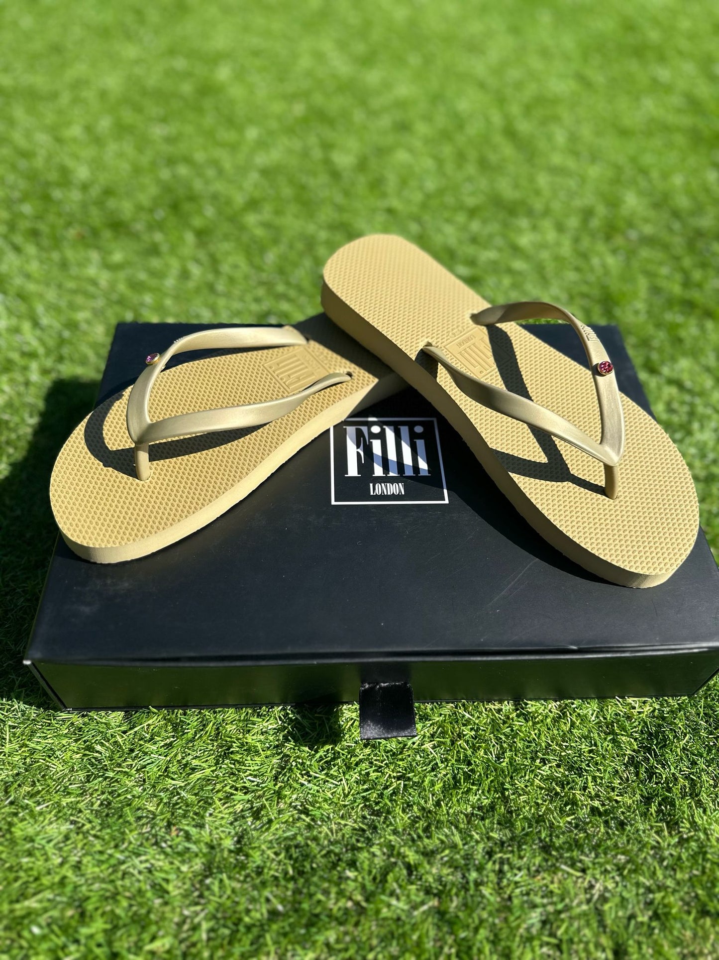 Solitaire Golden Rose Luxury Crystal Flip Flops