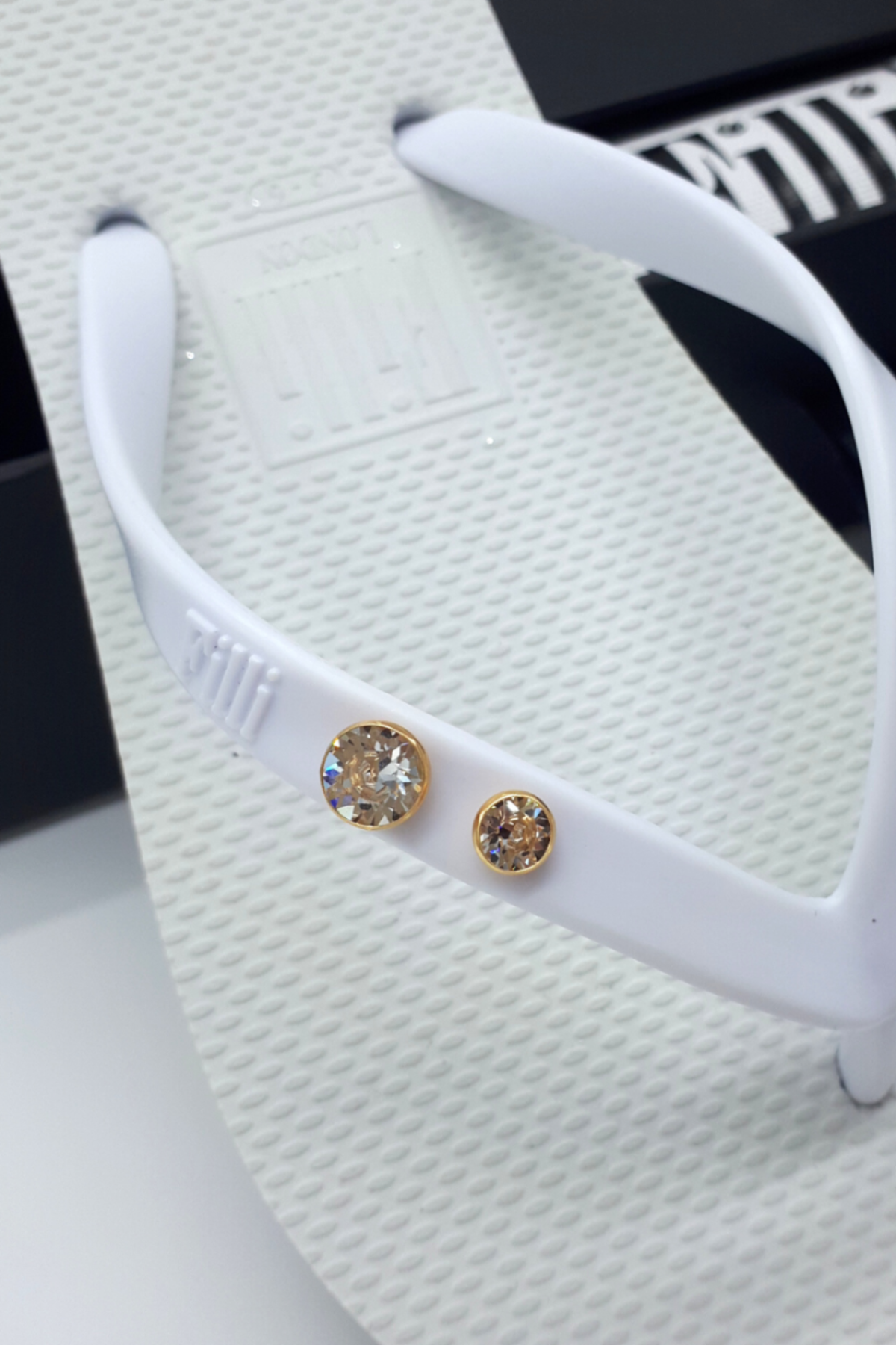 Crystal Diamond - White Luxury Flip Flops
