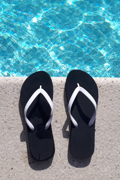 Naked Flip Flops - White on Black - Filli London