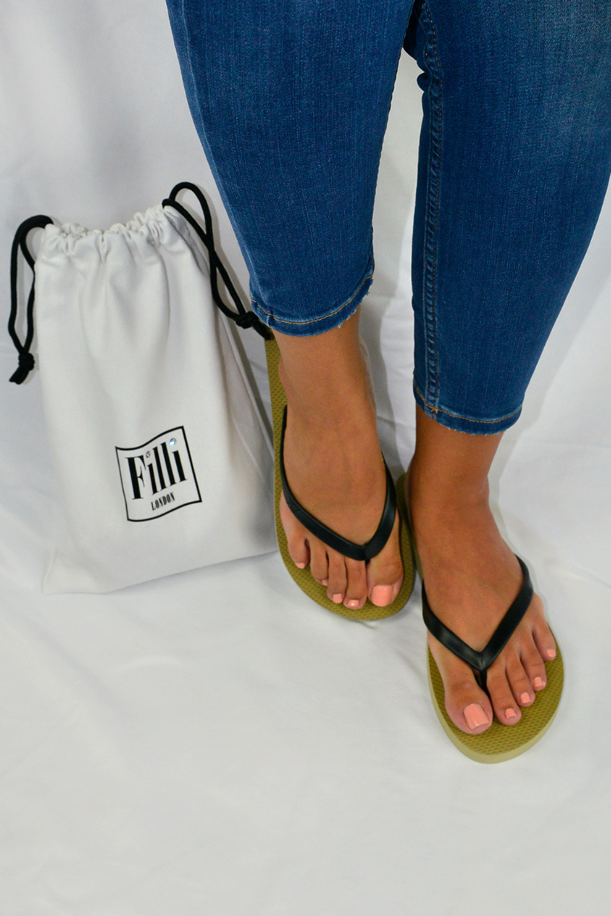 Naked Flip Flops - Black on Gold - Filli London