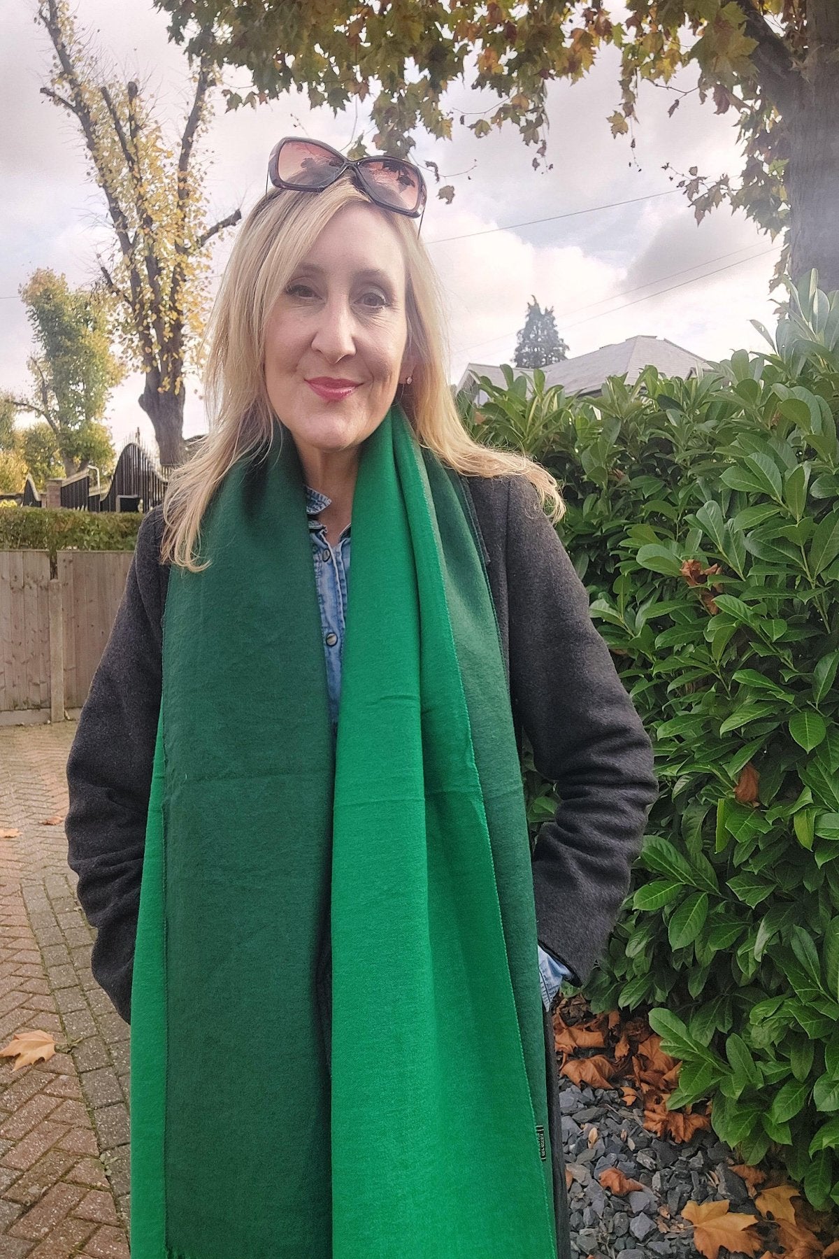 Warm Reversible Plain Tassel Blanket Scarf In Green