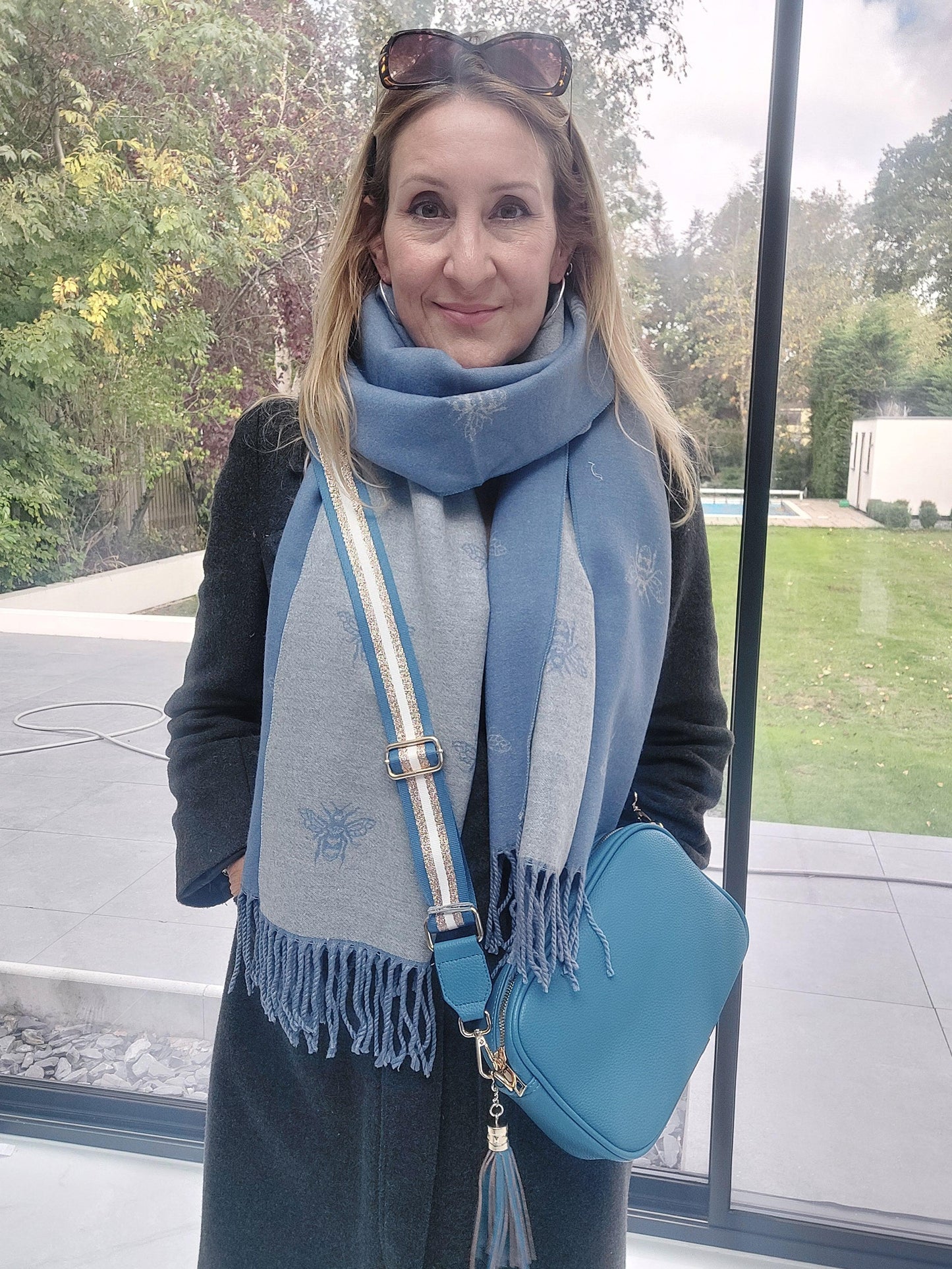 Reversible Bee Motif Cashmere Scarf In Cornflower Blue