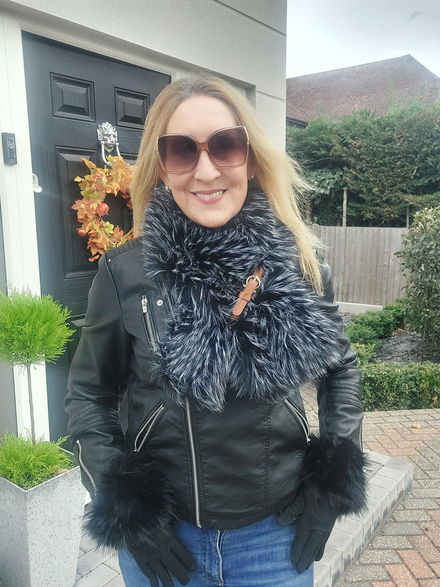 Faux Fur Buckle Scarf & Touchscreen Gloves Gift Set In Black