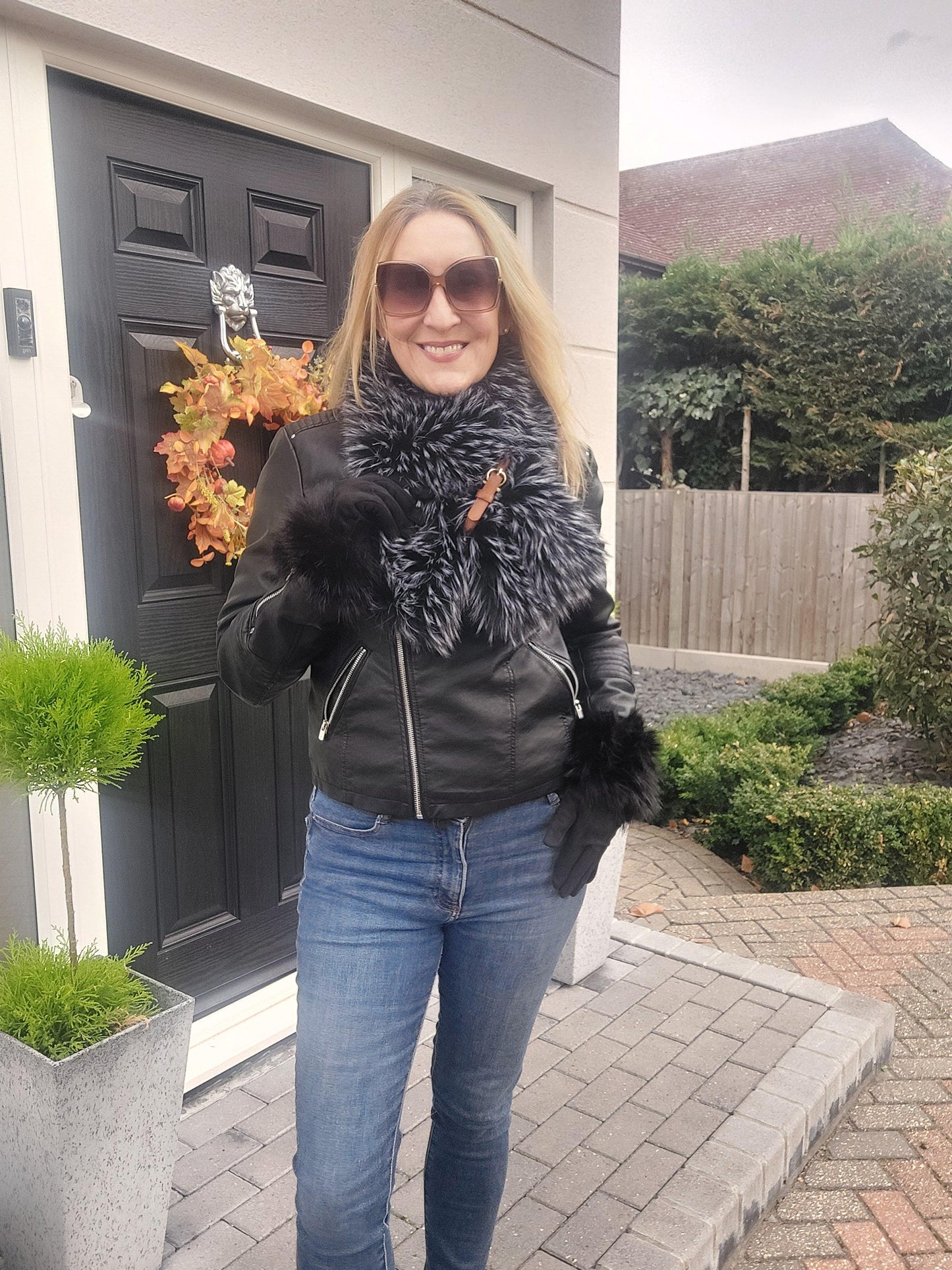 Faux Fur Buckle Scarf & Touchscreen Gloves Gift Set In Black