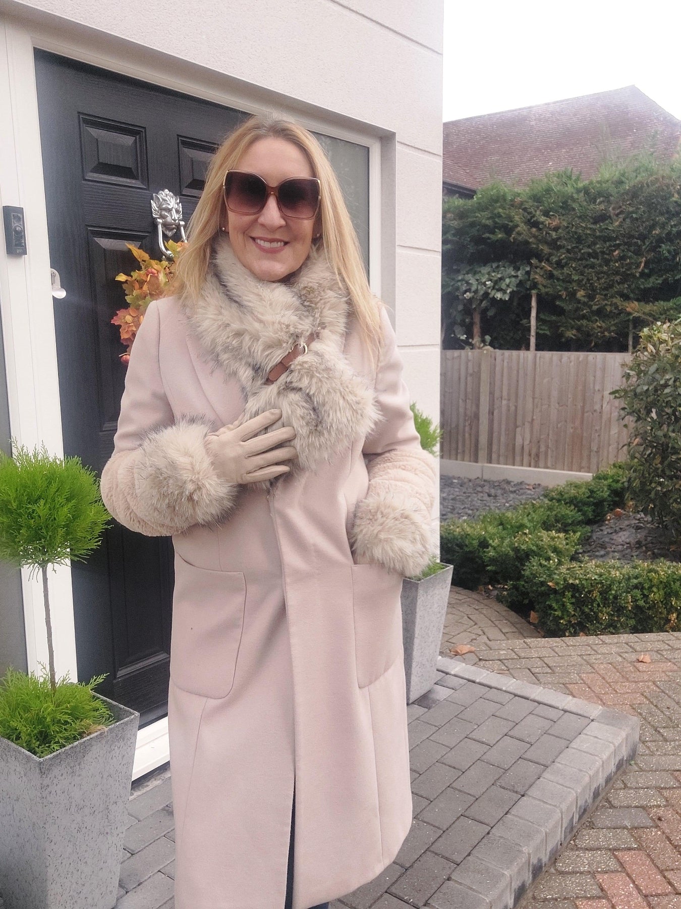 Faux Fur Buckle Scarf & Touchscreen Gloves Gift Set In Beige