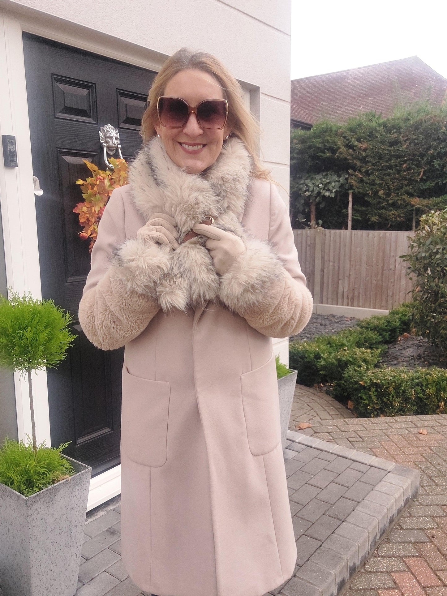 Faux Fur Buckle Scarf & Touchscreen Gloves Gift Set In Beige