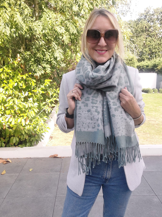 Best Seller⭐Reversible Leopard Print Cashmere Scarf In Mint Green - Filli London