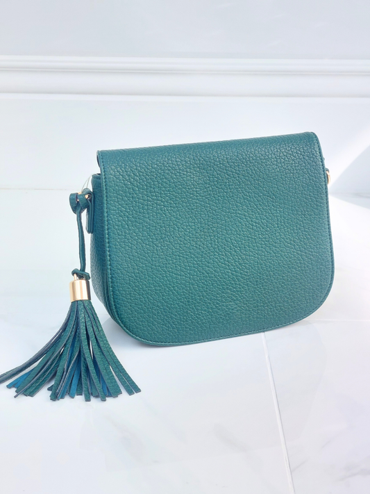Classic Crossbody Saddle Bag with Magnetic Clasp In Forest Green