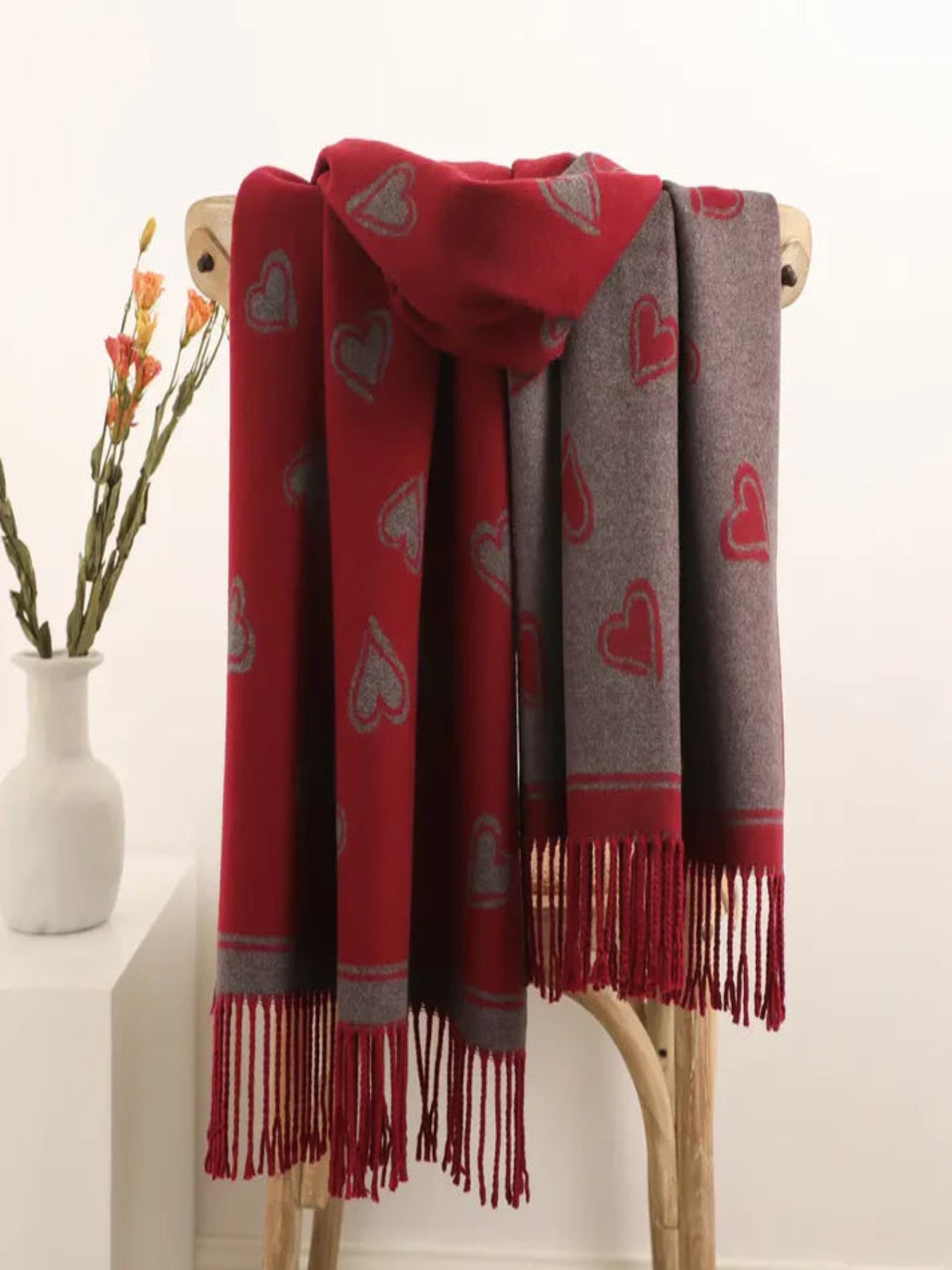 Reversible Heart Print Cashmere Blend Scarf In Wine