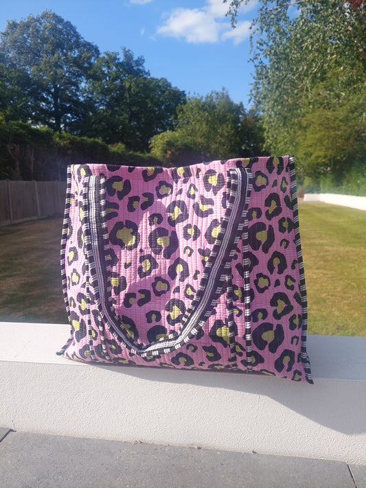 Reversible Quilted Cotton Leopard Print Tote Beach Bag In Pink