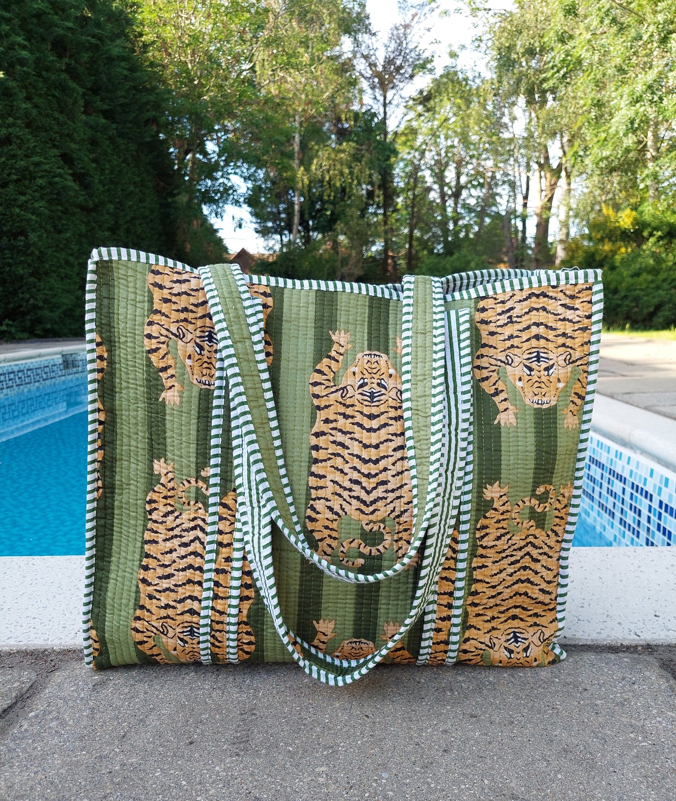 Luxe Edit 💎 Reversible Tiger Print Quilted Cotton Tote In Green - Filli London