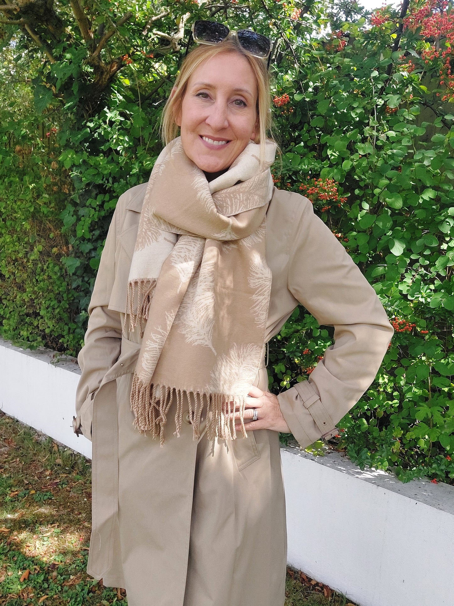 Feather Pattern Reversible Winter Cashmere Wrap Tassel Scarf In Beige