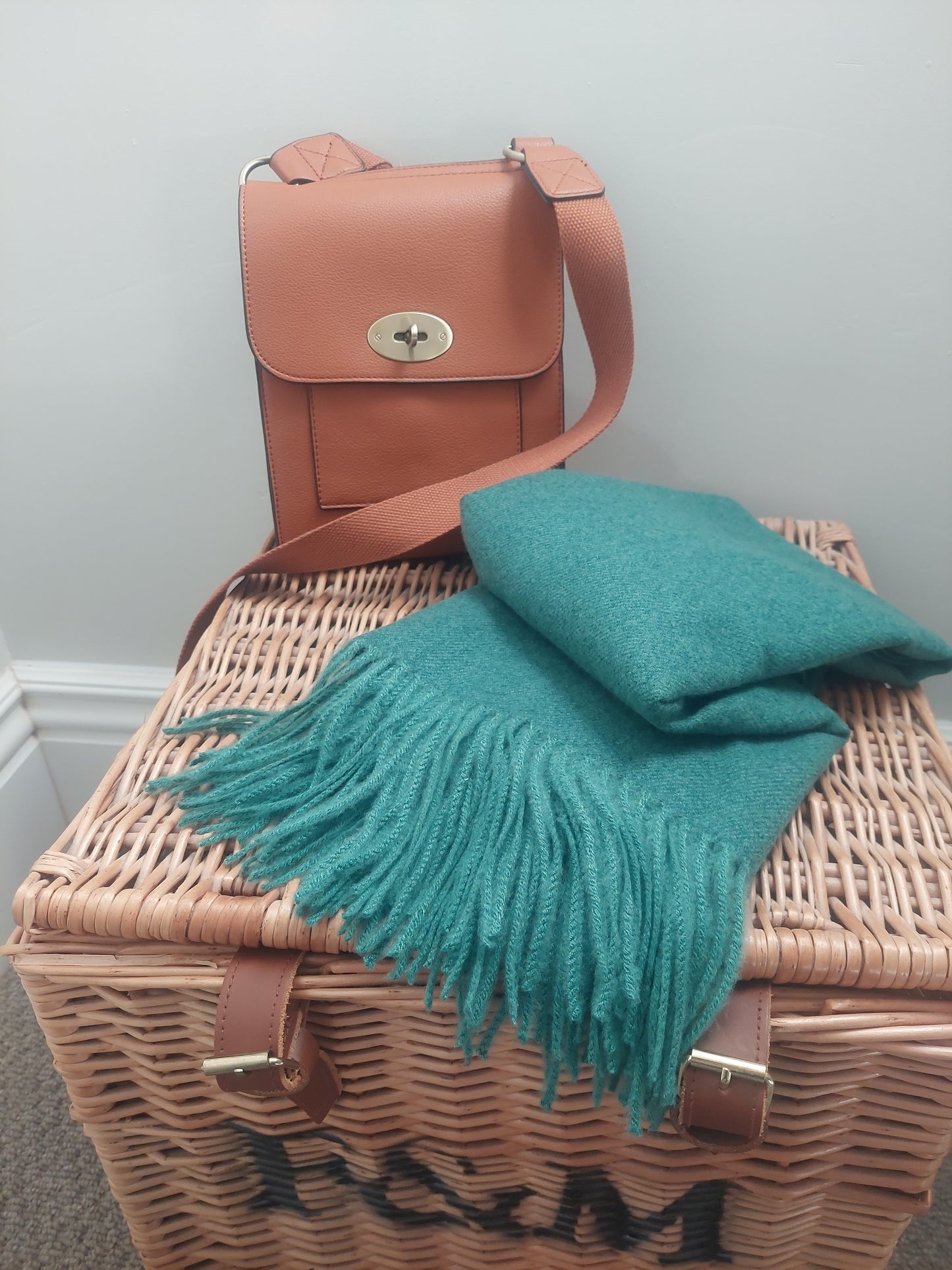 Soft Wool Blend Scarf In Green Marl