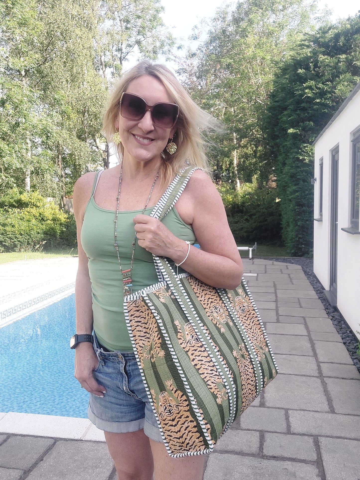Luxe Edit 💎 Reversible Tiger Print Quilted Cotton Tote In Green - Filli London