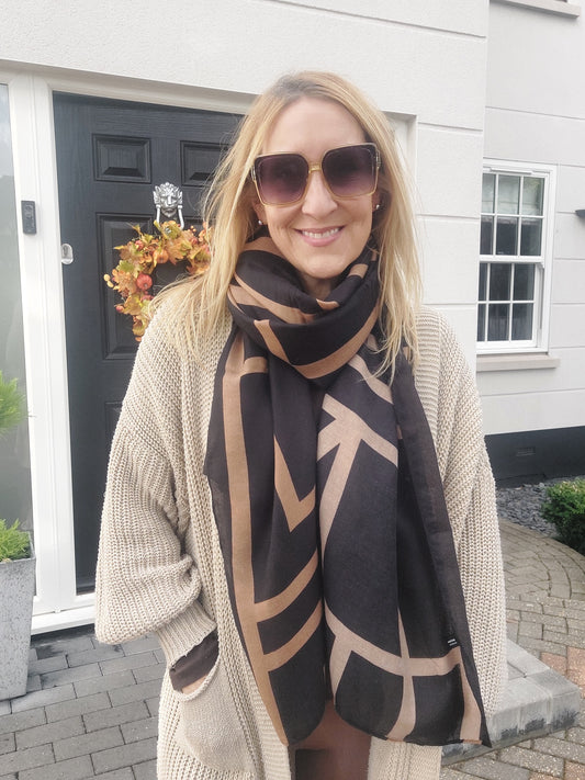 Geo Print Scarf In Black/Coffee