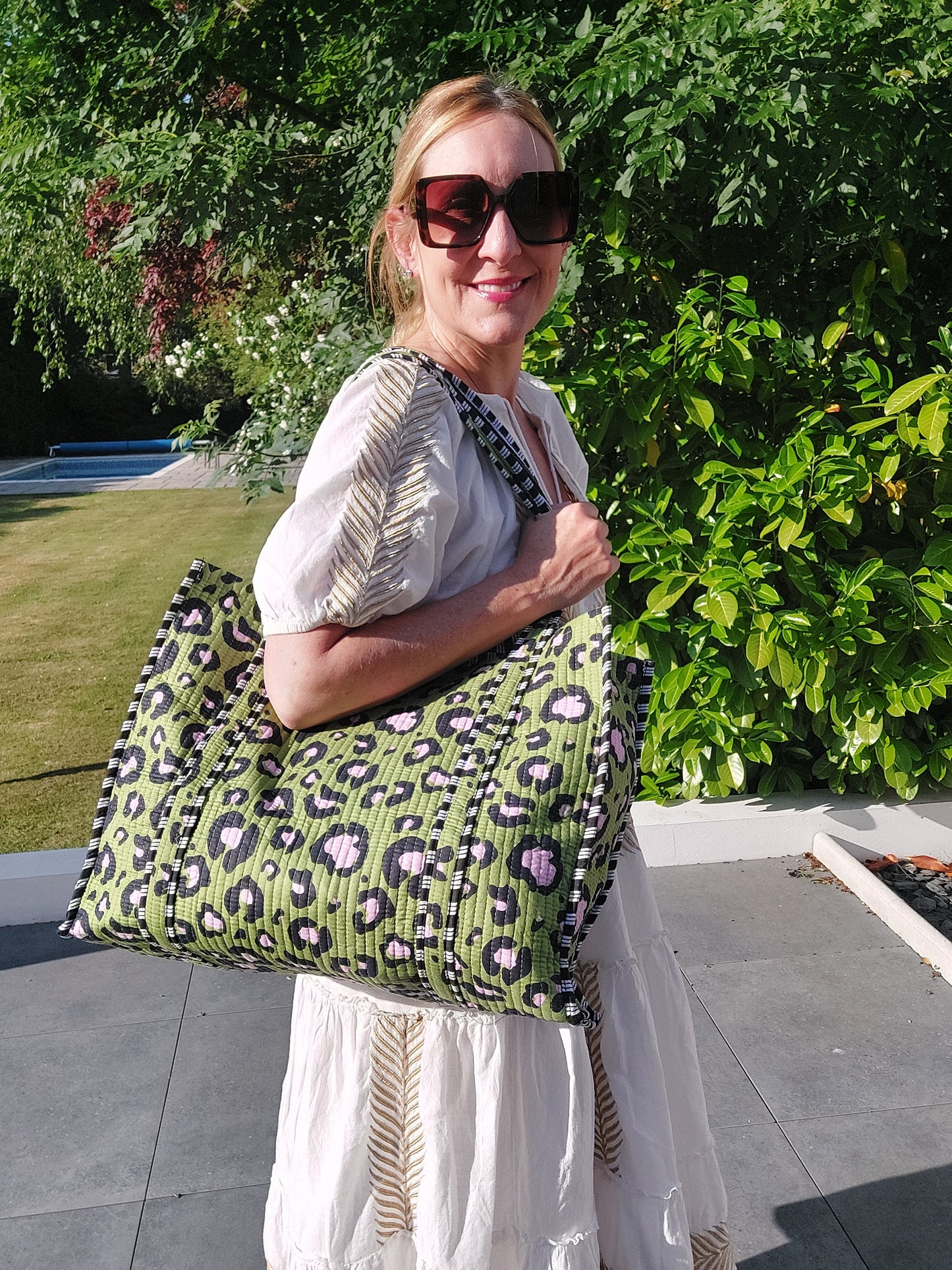 Reversible Quilted Cotton Leopard Print Tote Beach Bag In Green