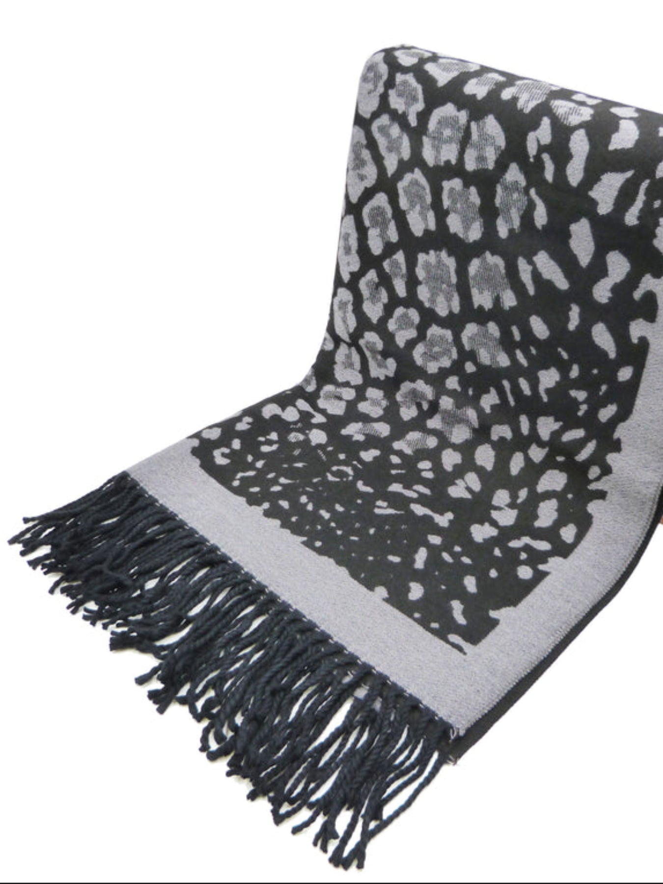 Best Seller⭐Reversible Leopard Print Cashmere Scarf In Black/Grey