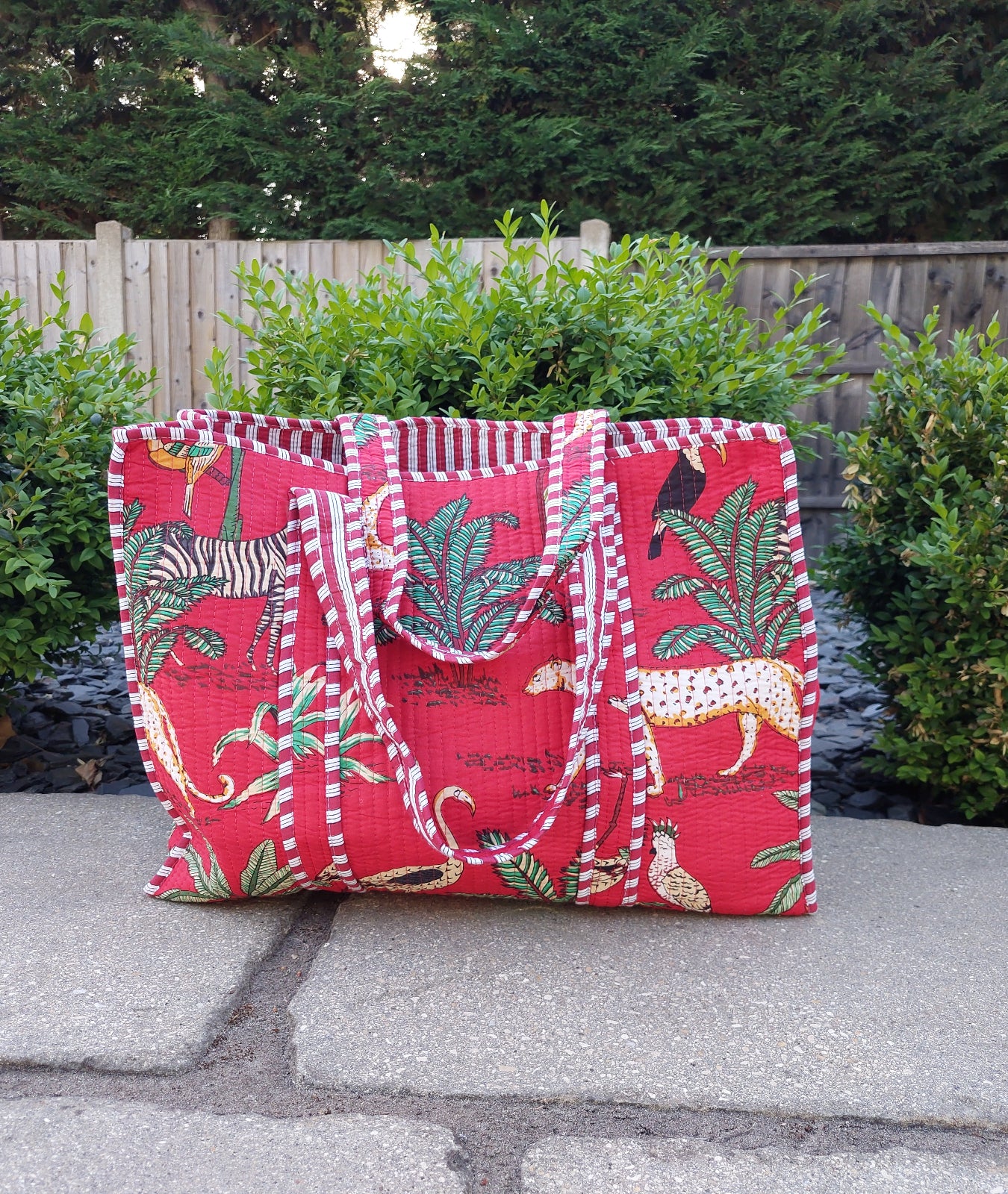 Luxe Edit 💎 Reversible Jungle Print Quilted Cotton Tote In Red