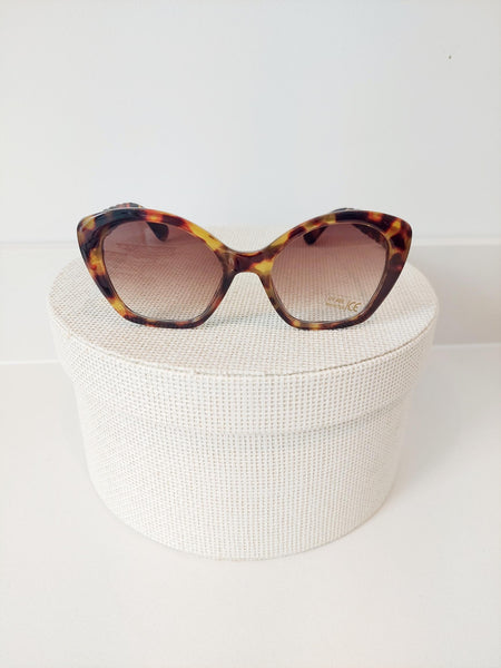 Carrie Oversized Cat Eye Sunglasses In Tortoise - Filli London