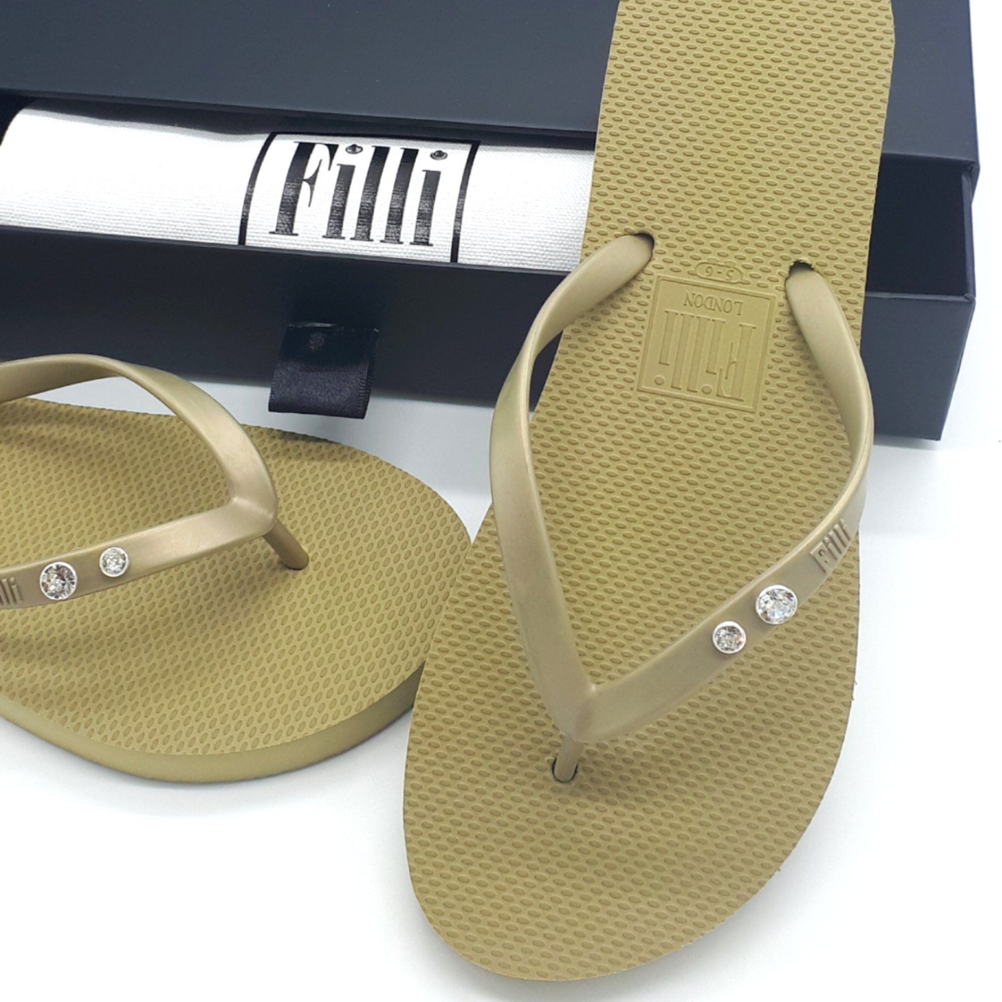 Crystal Diamond - Gold Luxury Flip Flops - Filli London